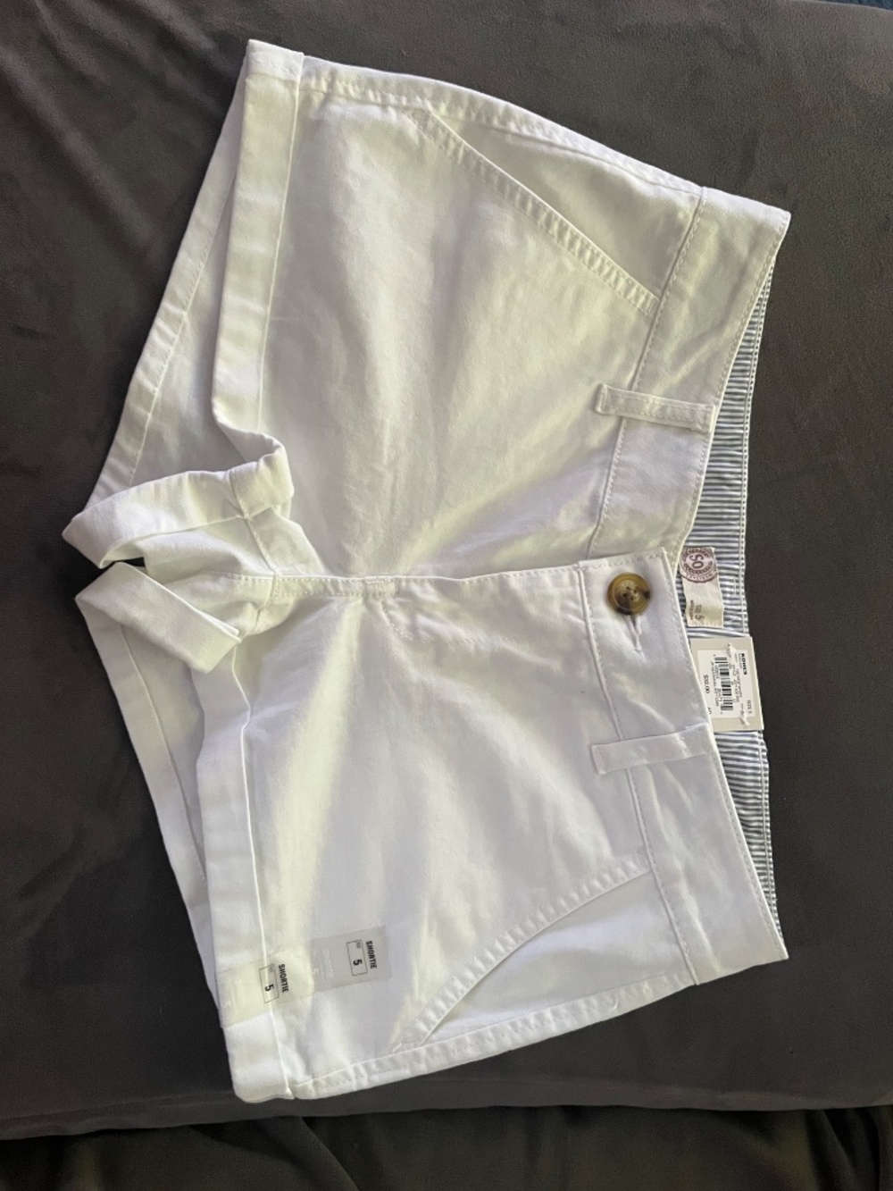 Womens So soft chino shorts!! Size 5! Low Rise!
